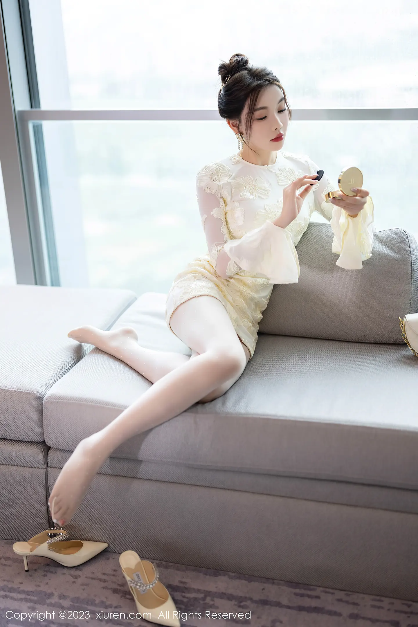 图片[6]-[XiuRen秀人网]VOL.7476 女神徐莉芝性感淡黄连衣短裙+黄色情趣内衣秀惹火身材诱惑写真85P-秀人网官方网站